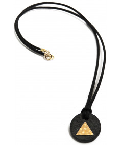 Pendentif mini ardoise avec motif triangle en or 750 martelé //Joly-Pottuz Megève//