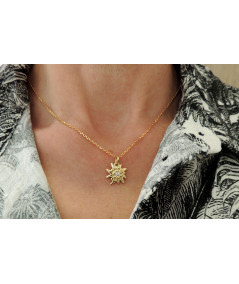 Pendentif serti d'un étincelant Diamant  serti au cœur de l'édelweiss