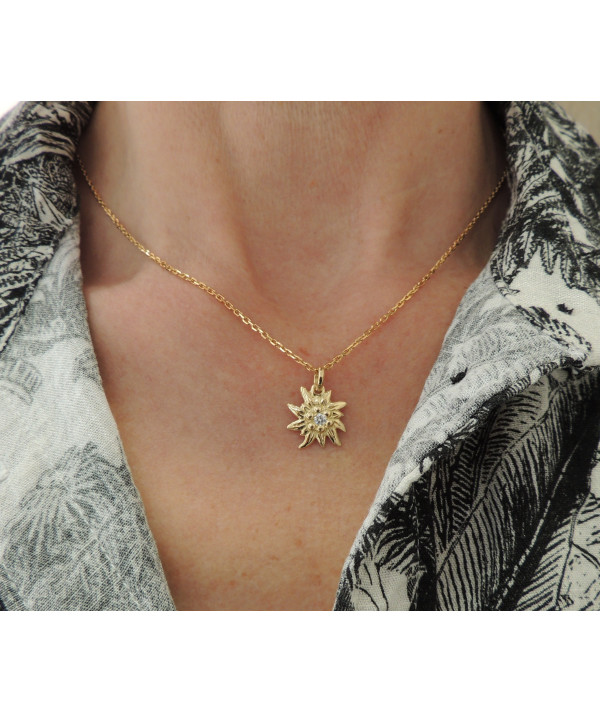 Pendentif serti d'un étincelant Diamant  serti au cœur de l'édelweiss