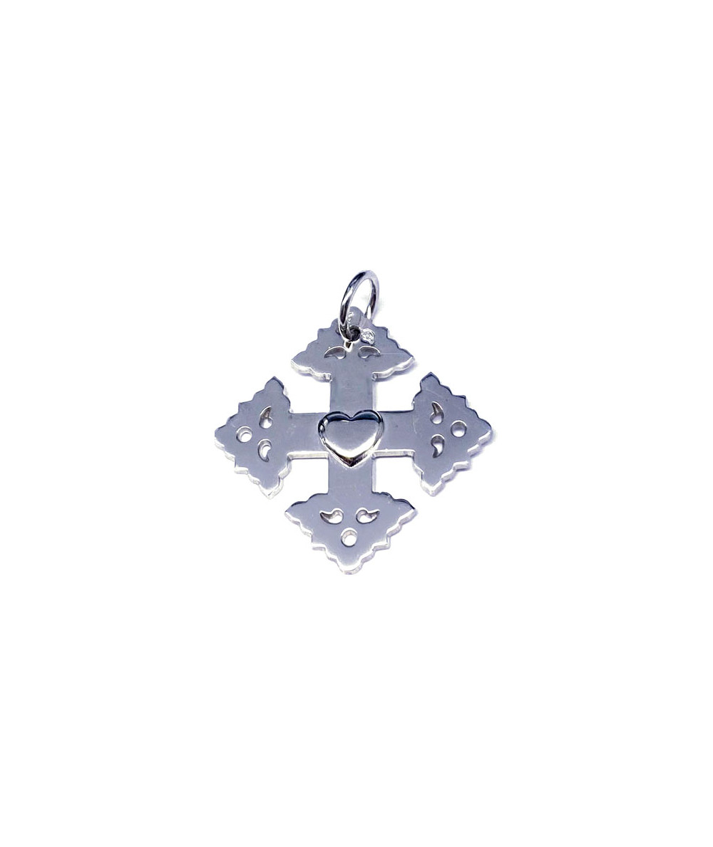 croix 2 cm avec cœur en or blanc