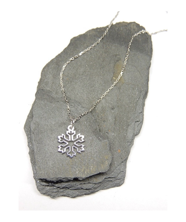 Pendentif  cristal de neige , cristal en argent 925  par JOLY-POTTUZ joaillier Megève