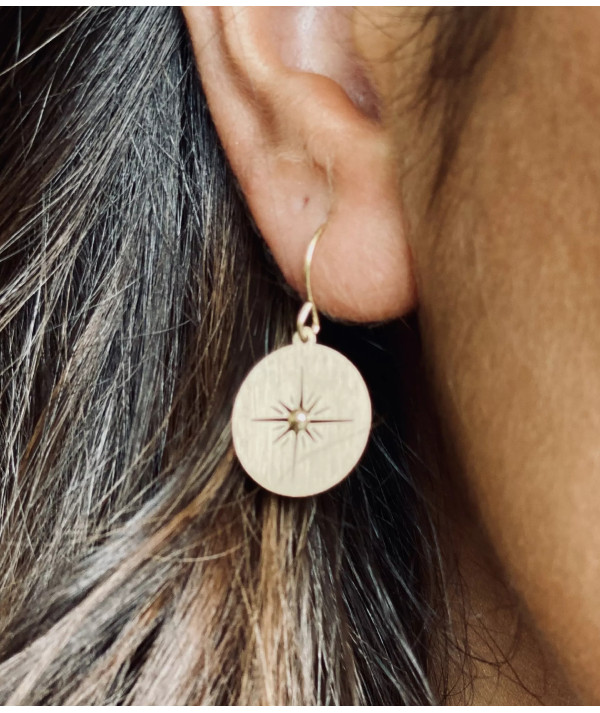boucles d'oreille ZAG motif rond avec une étoile du nord