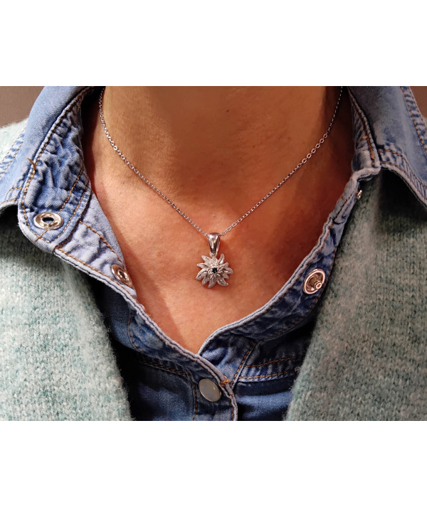 Pendentif edelweiss avec pierre saphir bijouterie joly-pottuz Megève