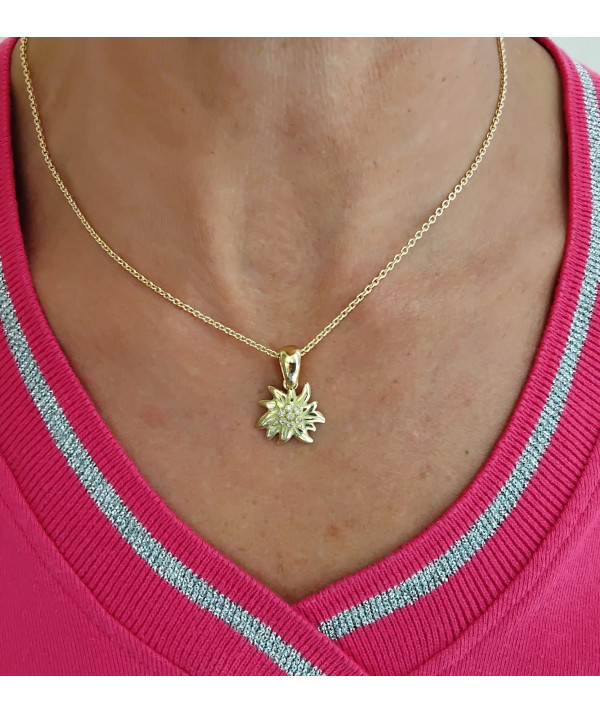 Pendentif Edelweiss or jaune 750 et Diamants bijouterie Joly-Pottuz Megève