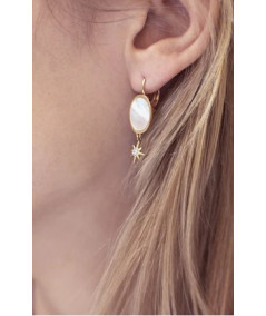 boucles d'oreilles ZAG acier doré avec nacre et étoile zircoium